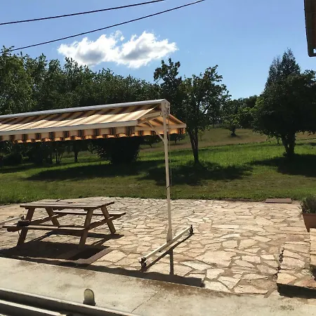 Hébergement de vacances La Jarisse